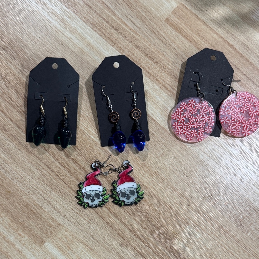 4 pairs of Christmas earrings